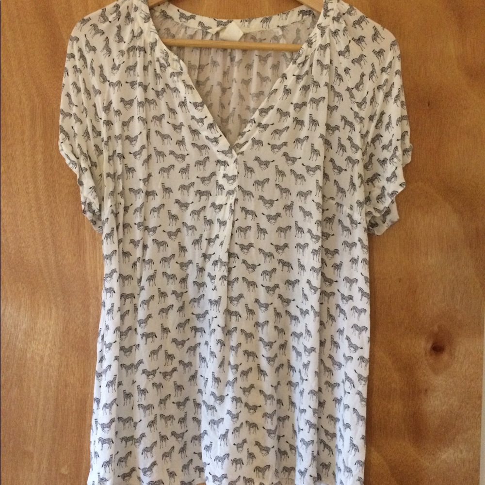 H&M MAMA- maternity top with zebras